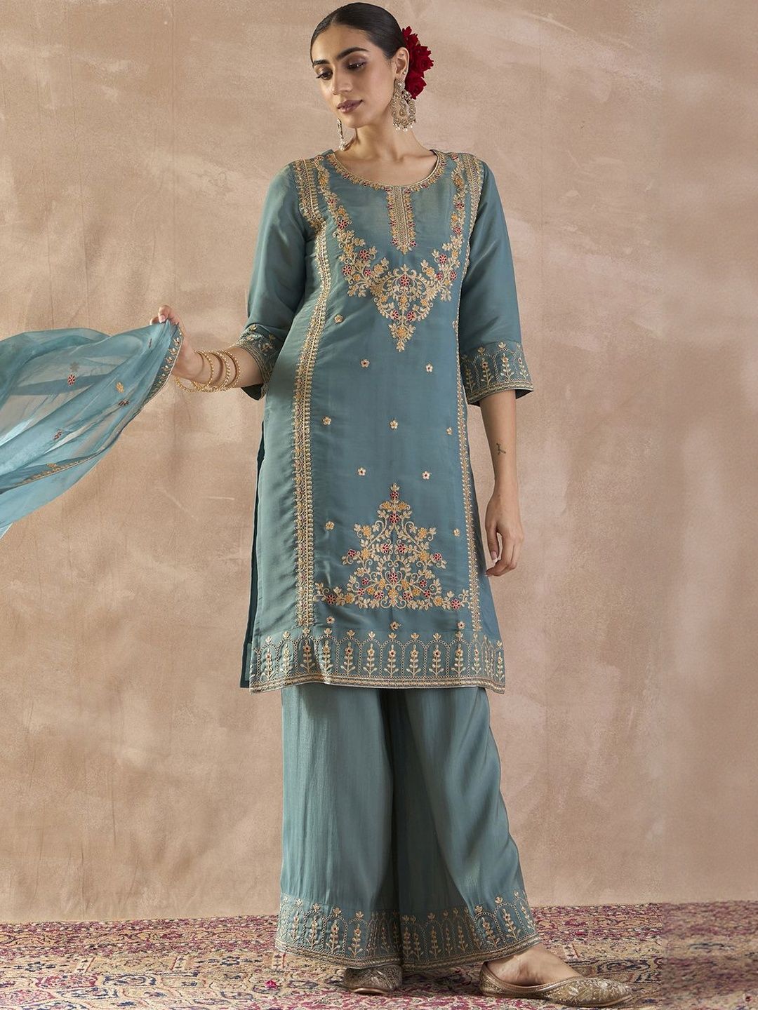 Floral Embroidered Round Neck Thread Work Kurta With Palazzos & Dupatta