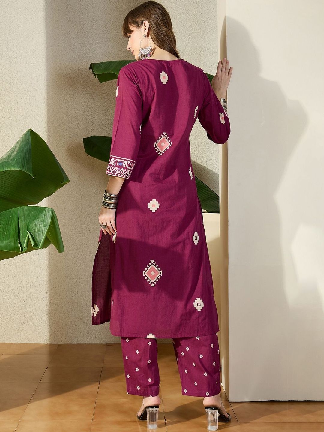 Women Ethnic Motifs Printed Cotton Kurta with Trousers