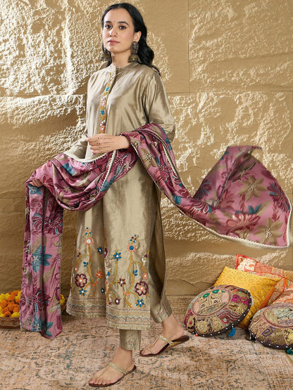 Indyancart IE Women Floral Embroidered Regular Thread Work Kurta with Trousers & Dupatta