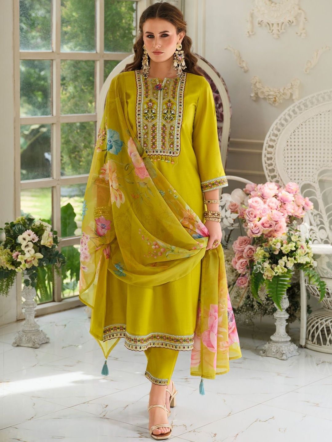 Women Embroidered Thread Work Kurta with Trousers & Dupatta