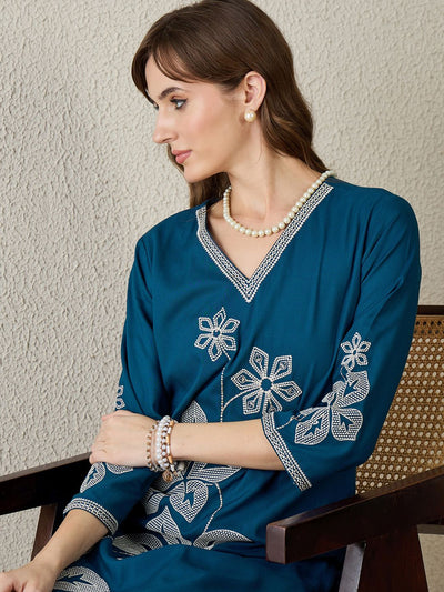 Indyancart IE Women Floral V-Neck Embroidered Regular Thread Work Straight Kurta Sets