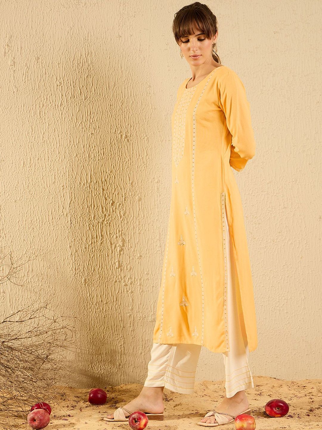 Indyancart IE Ethnic Motifs Embroidered Straight Kurta