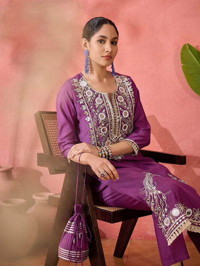 Indyancart SN Women's Embroidered Straight Kurta & Trousers With Bag