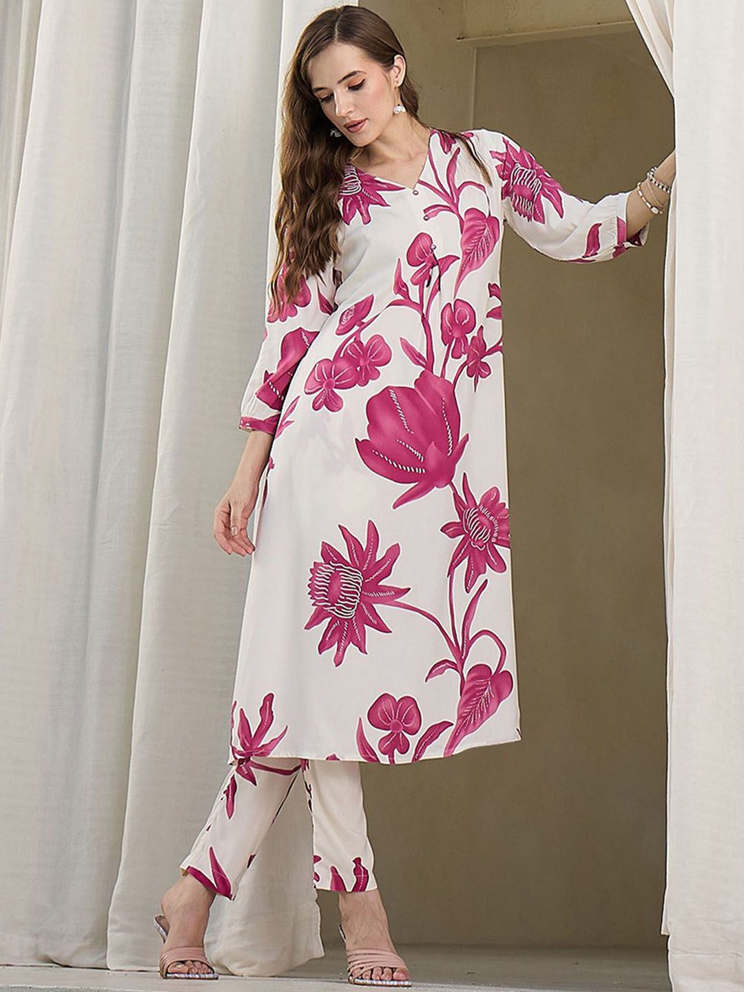 Indyancart IE Floral Printed V-Neck Tunic & Trousers