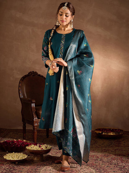Indyancart IE Floral Embroidered Thread Work Straight Kurta With Trousers & Dupatta