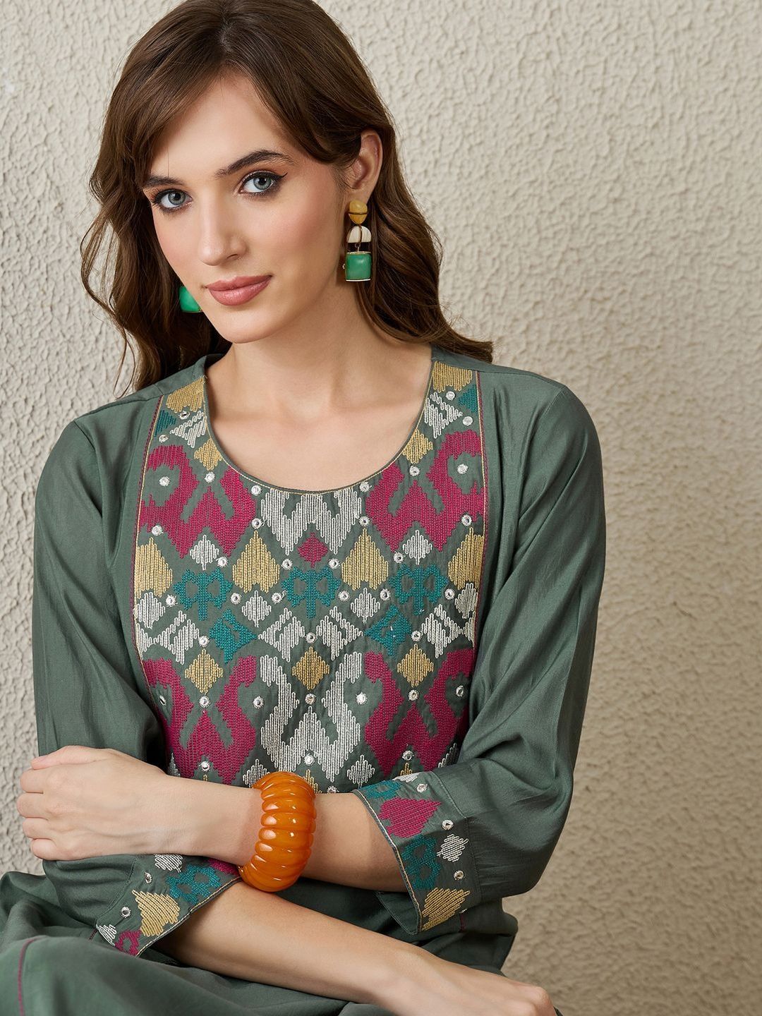 Women Embroidered Regular Thread Work Kurta with Trousers