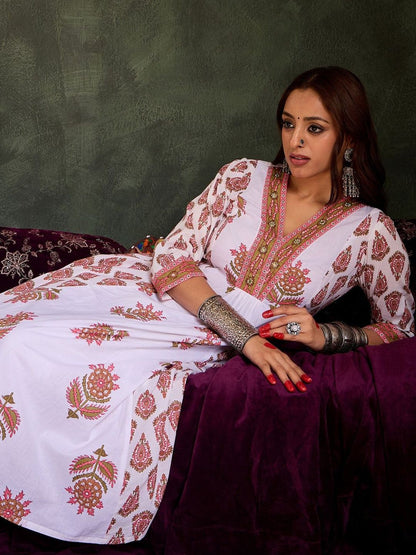 Women Ethnic Motifs Printed Tiered Pure Cotton Kurta with Trousers