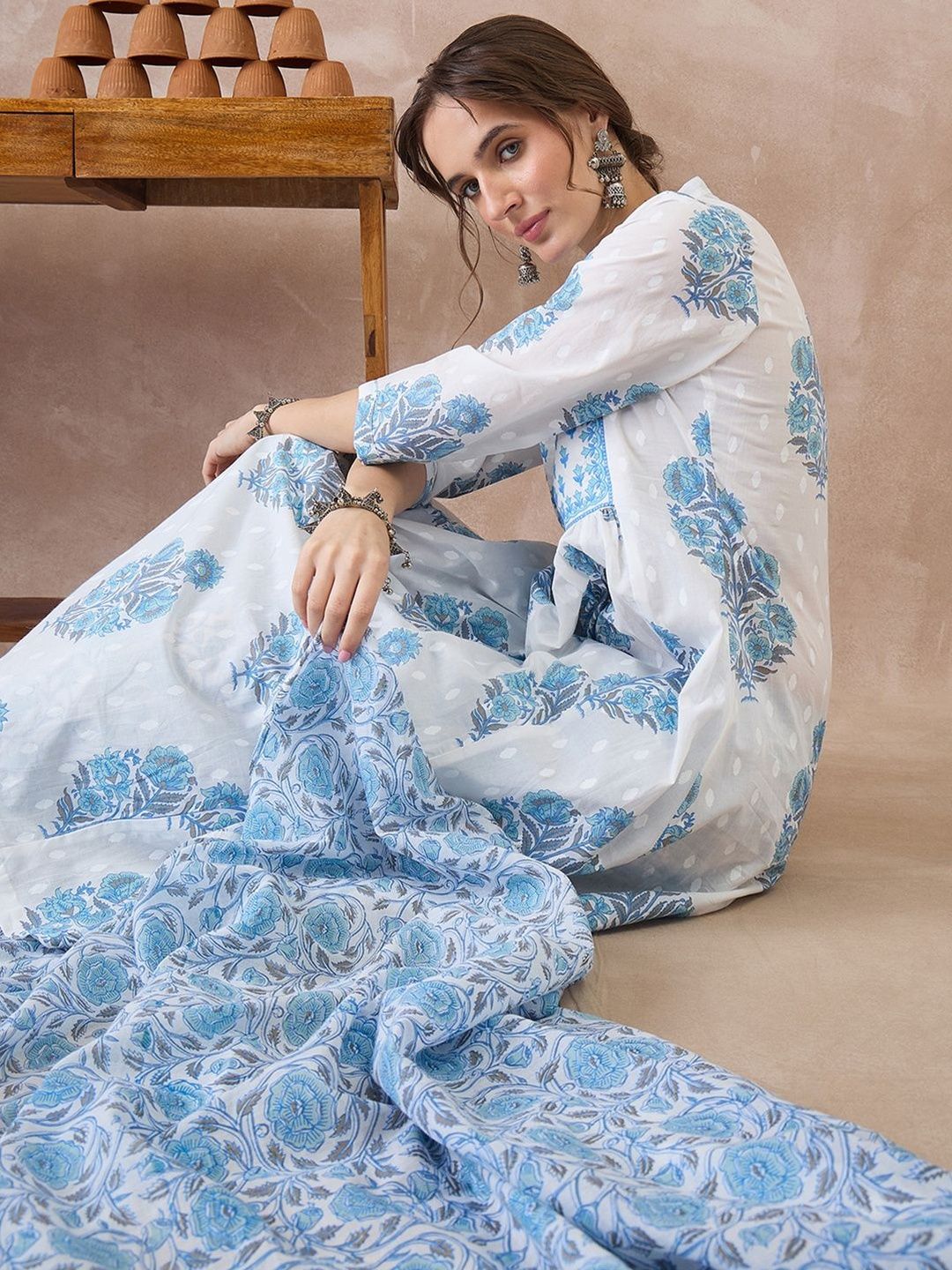 Women Floral Printed Regular Thread Work Pure Cotton Kurta with Trousers & With Dupatta