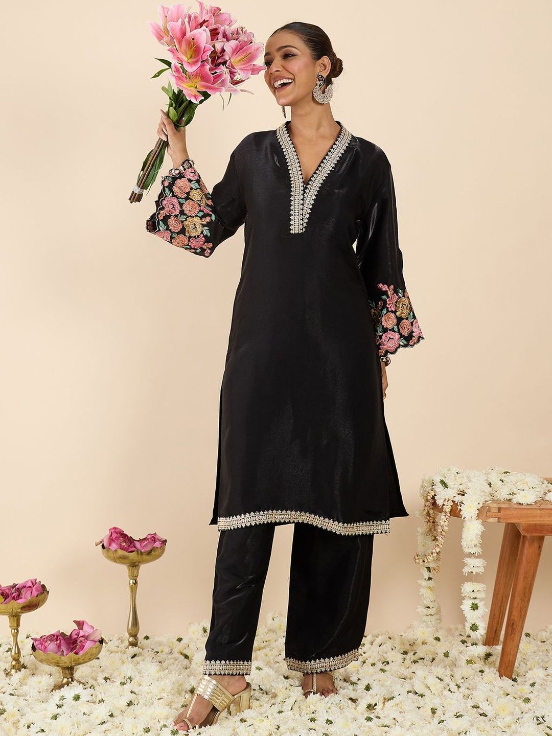 Women Floral Embroidered Regular Kurta with Palazzos
