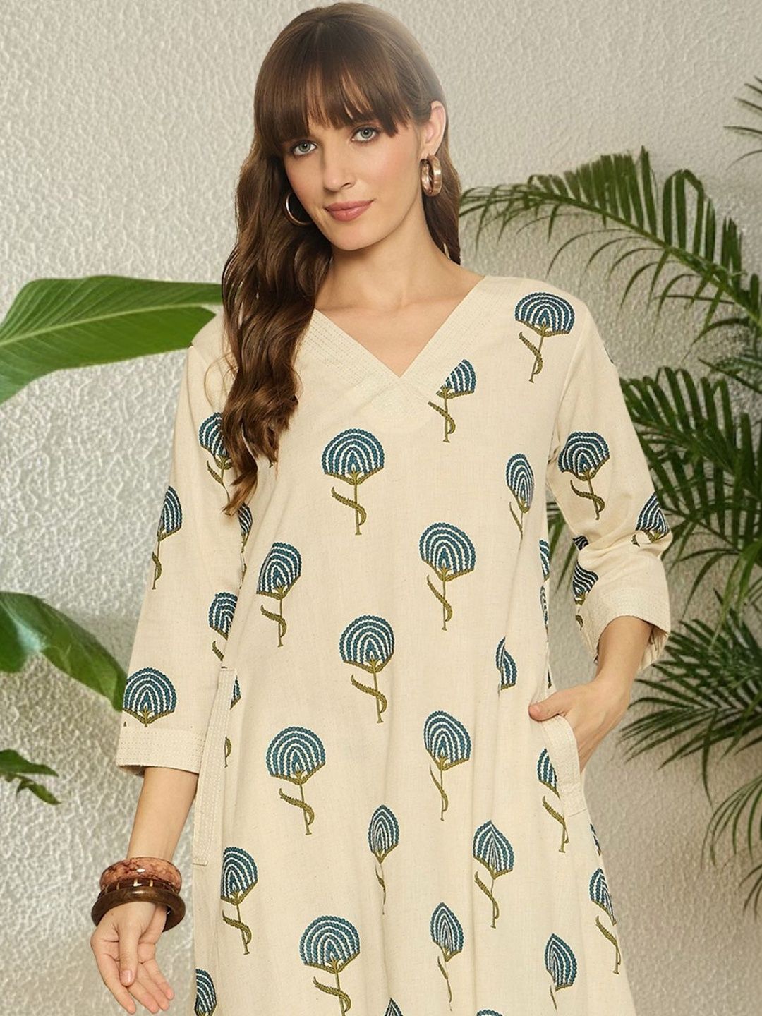 Women Floral Printed Regular Thread Work Kurta with Palazzos