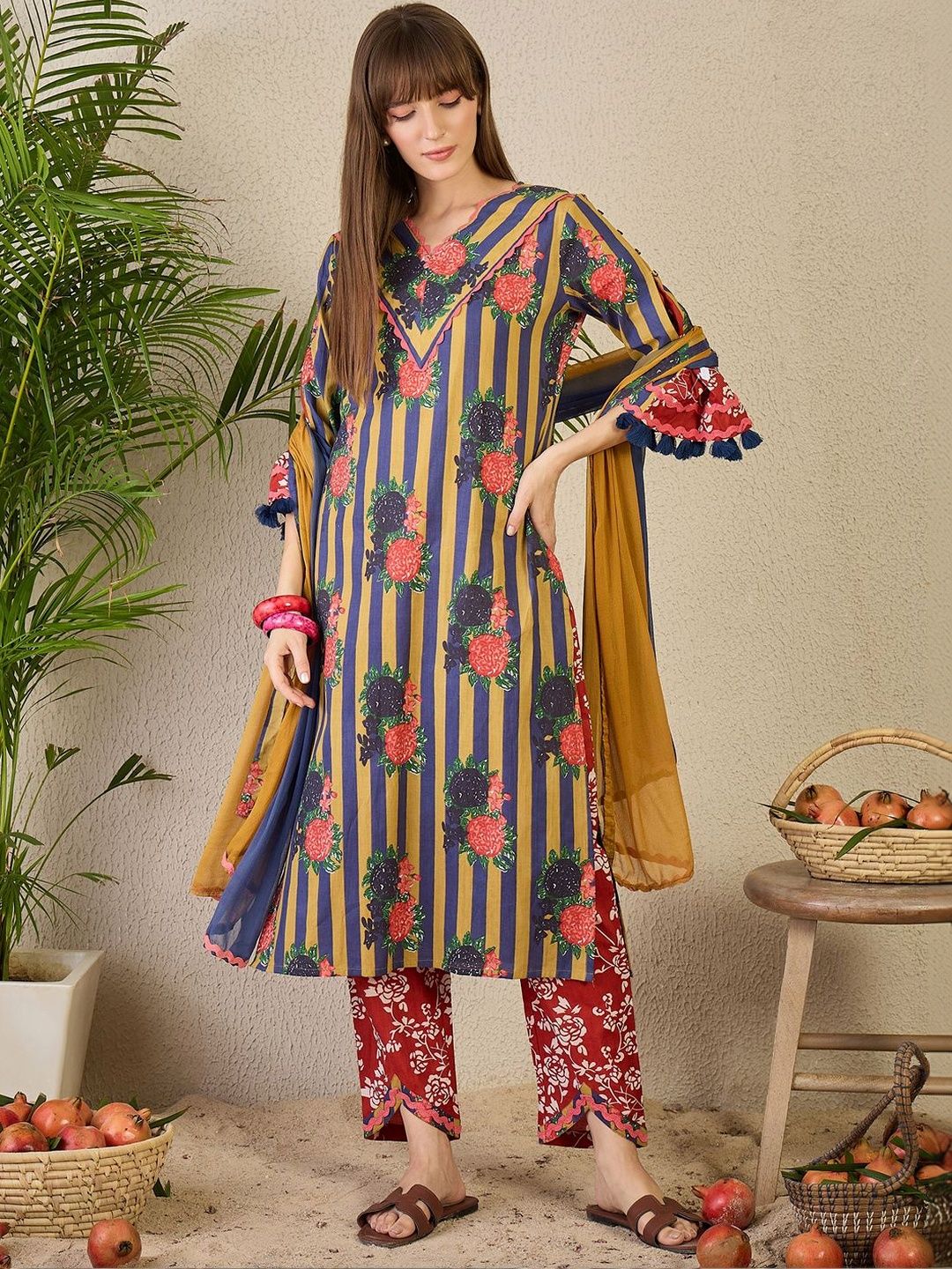 Women Floral Printed Regular Pure Cotton Kurta with Trousers & With Dupatta