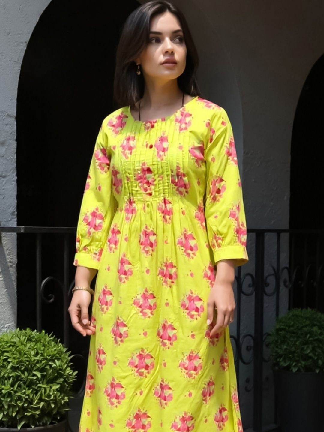 Women Floral Printed Regular Pure Cotton Kurta With Trousers