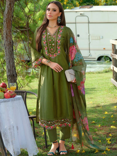 Indyancart IE Women Floral Embroidered Thread Work Liva Kurta with Trousers & With Dupatta