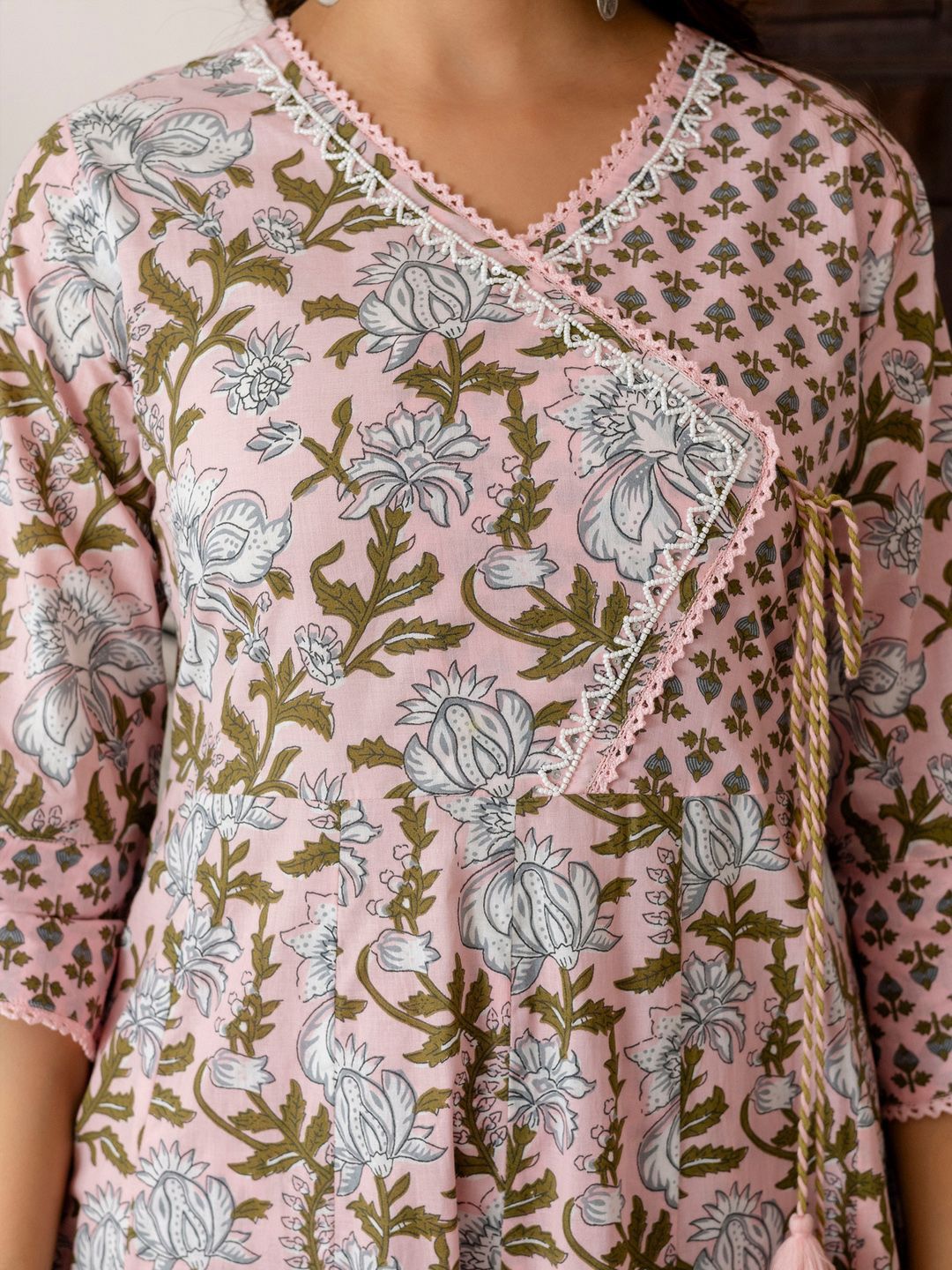 Indyancart IE Women Floral Printed Regular Beads and Stones Pure Cotton Kurta with Trousers & With Dupatta