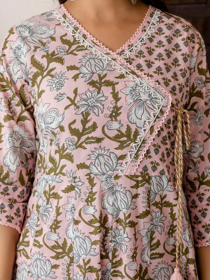 Indyancart IE Women Floral Printed Regular Beads and Stones Pure Cotton Kurta with Trousers & With Dupatta