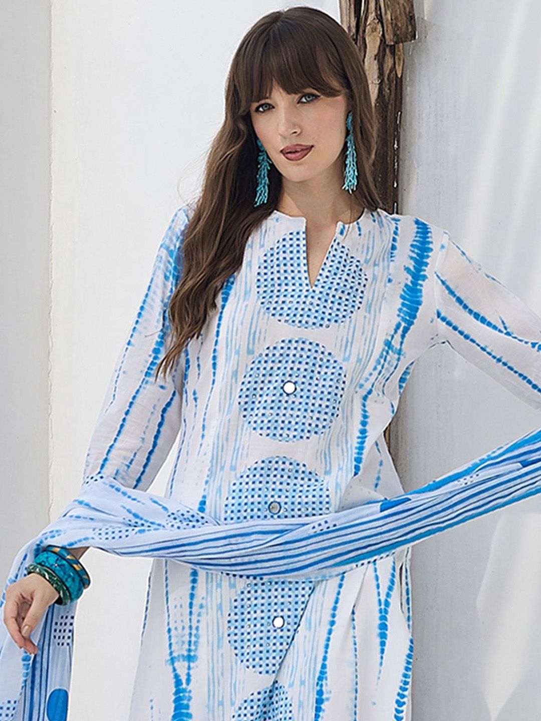 Women Geometric Dyed Cotton Kurta with Trouser & Dupatta