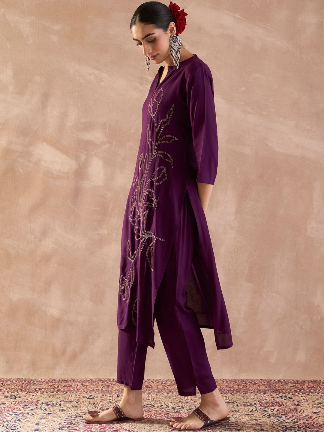 Floral Embroidered Mandarin Collar Thread Work Straight Kurta With Trousers