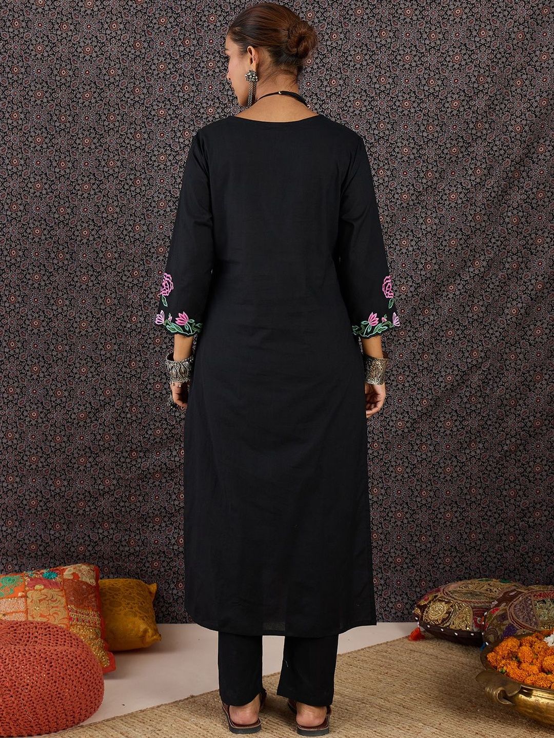 Indyancart IE Embroidered V-Neck Three-Quarter Sleeves Pure Cotton Tunic And Trousers