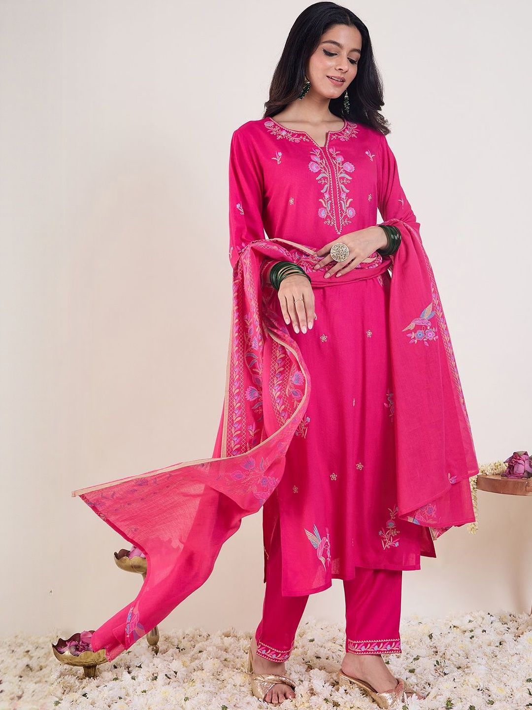 Floral Embroidered Regular Thread Work Straight Kurta With Trousers & Dupatta