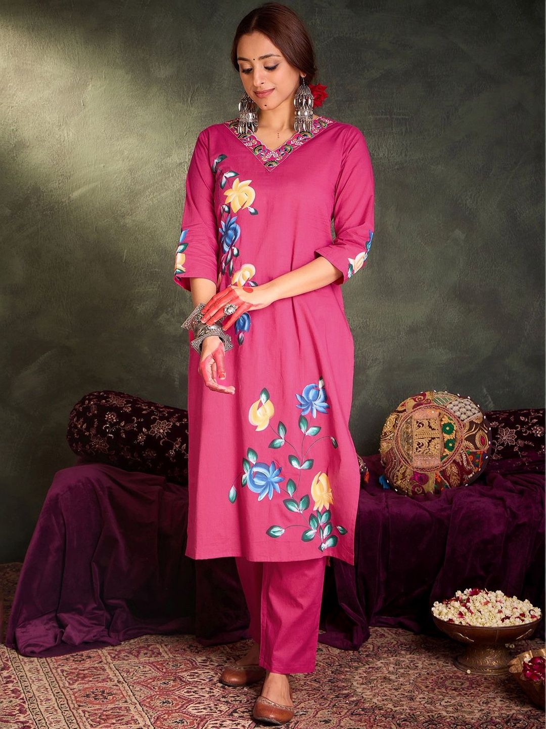 Women Floral Printed and Thread Work Pure Cotton Kurta with Trousers & Dupatta