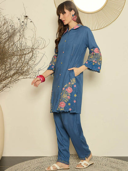 Women Floral Embroidered Thread Work Kurta with Trousers