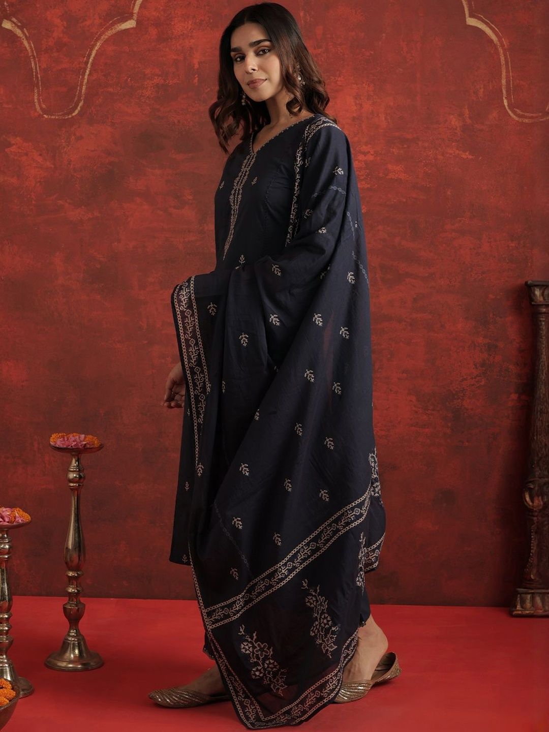 Women Ethnic Motifs Printed Cotton Kurta with Trousers & Dupatta