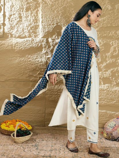 Indyancart IE Women Ethnic Motifs Embroidered Kurta with Trousers & Dupatta