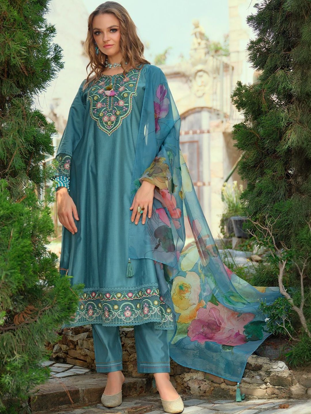 Women Ethnic Motifs Embroidered A-Line Kurta with Trousers & Dupatta