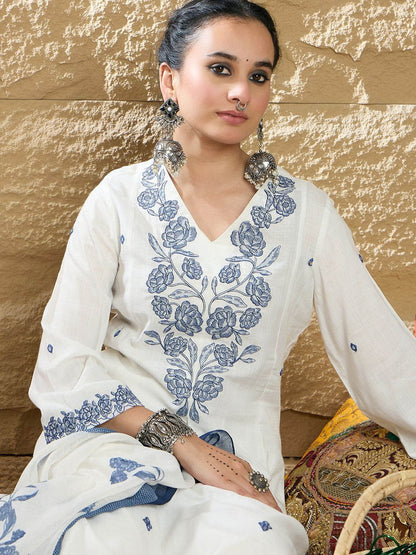 Indyancart IE Women Floral Embroidered Pure Cotton Kurta with Trousers & Dupatta