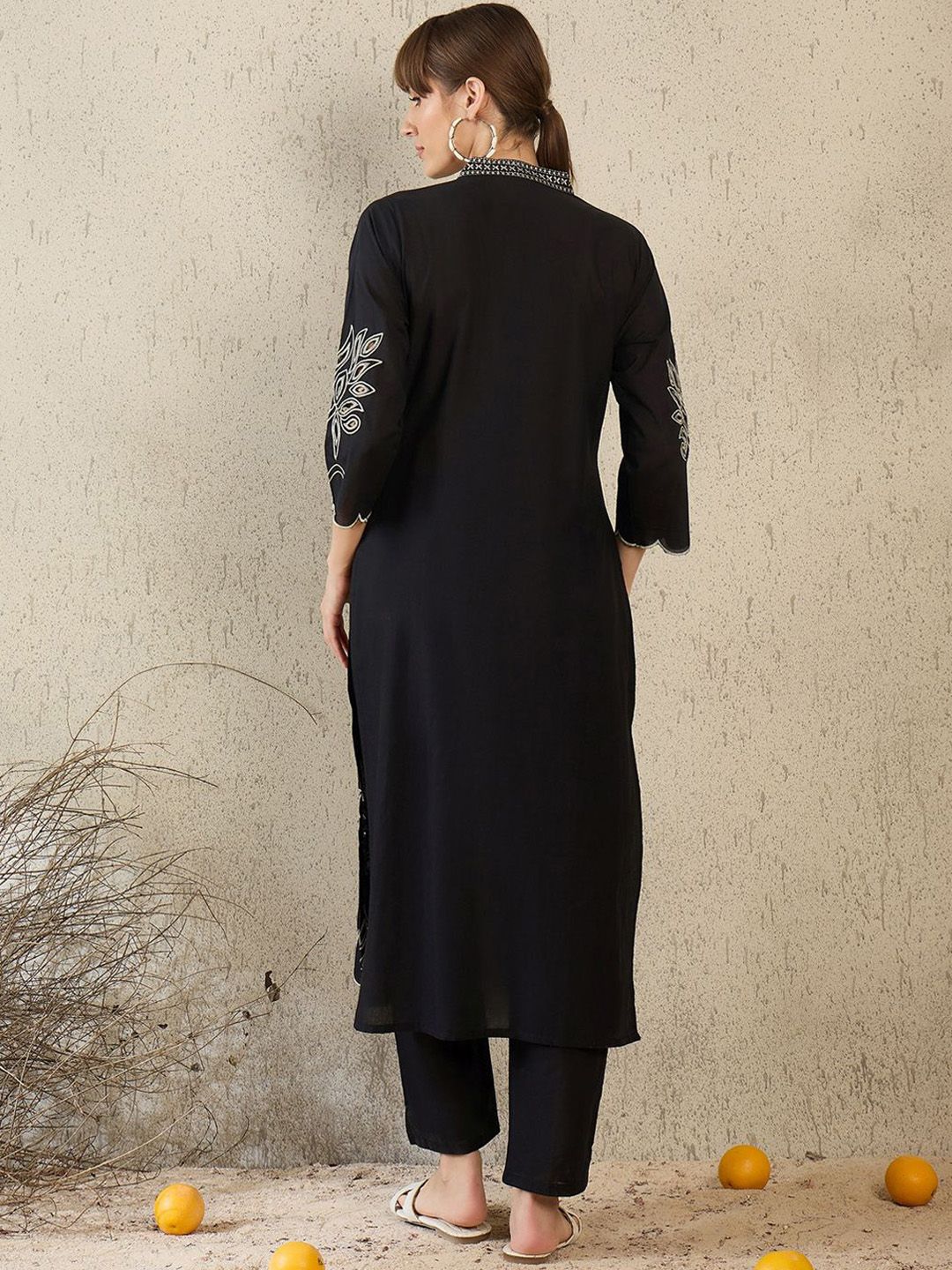 Women Floral Embroidered V-Neck Thread Work Pure Cotton Kurta with Trousers