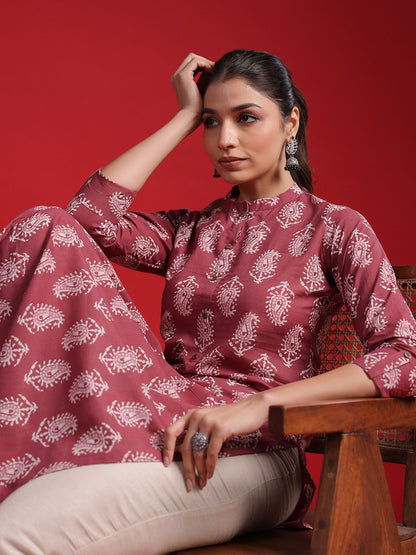 Indyancart IE Women Ethnic Motifs Embroidered Kurta