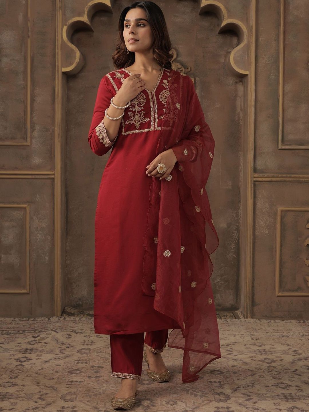Women Ethnic Motifs Embroidered Regular Thread Work Kurta with Trousers & Dupatta