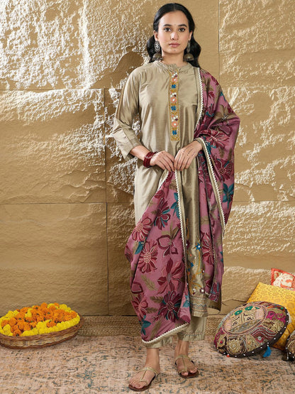 Indyancart IE Women Floral Embroidered Regular Thread Work Kurta with Trousers & Dupatta