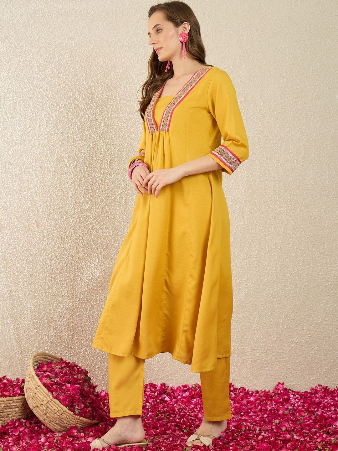 Indyancart IE Printed Square Neck Three-Quarter Sleeves Top With Trousers