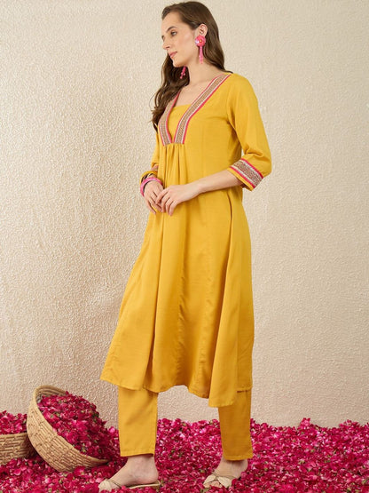 Indyancart IE Printed Square Neck Three-Quarter Sleeves Top With Trousers