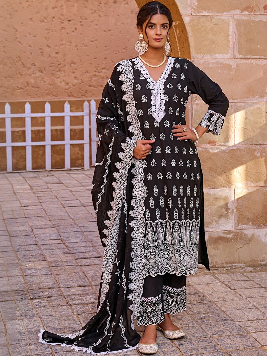 Women Ethnic Motifs Embroidered Regular Pure Cotton Kurta With Trousers & Dupatta
