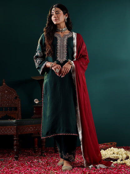 Indyancart VA Women'sGreen Floral Embroidered Regular Sequinned Kurta With Trouser With Dupatta