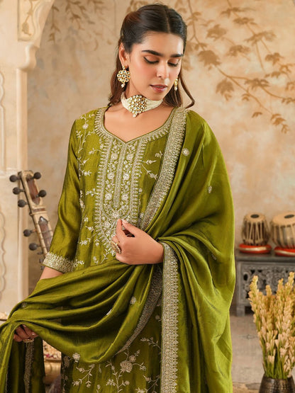 Ethnic Motifs Embroidered Regular Sequinned Kurta with Trousers & Dupatta