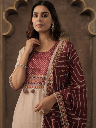 Indyancart IE Women Geometric Printed Kurta with Trousers & Dupatta
