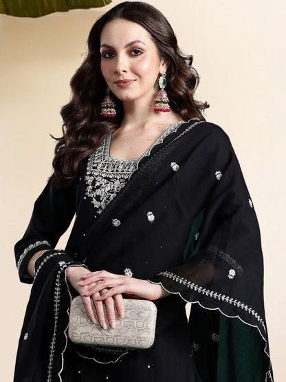 Women Ethnic Motifs Embroidered Regular Thread Work Pure Cotton Kurta with Trousers & With Dupatta