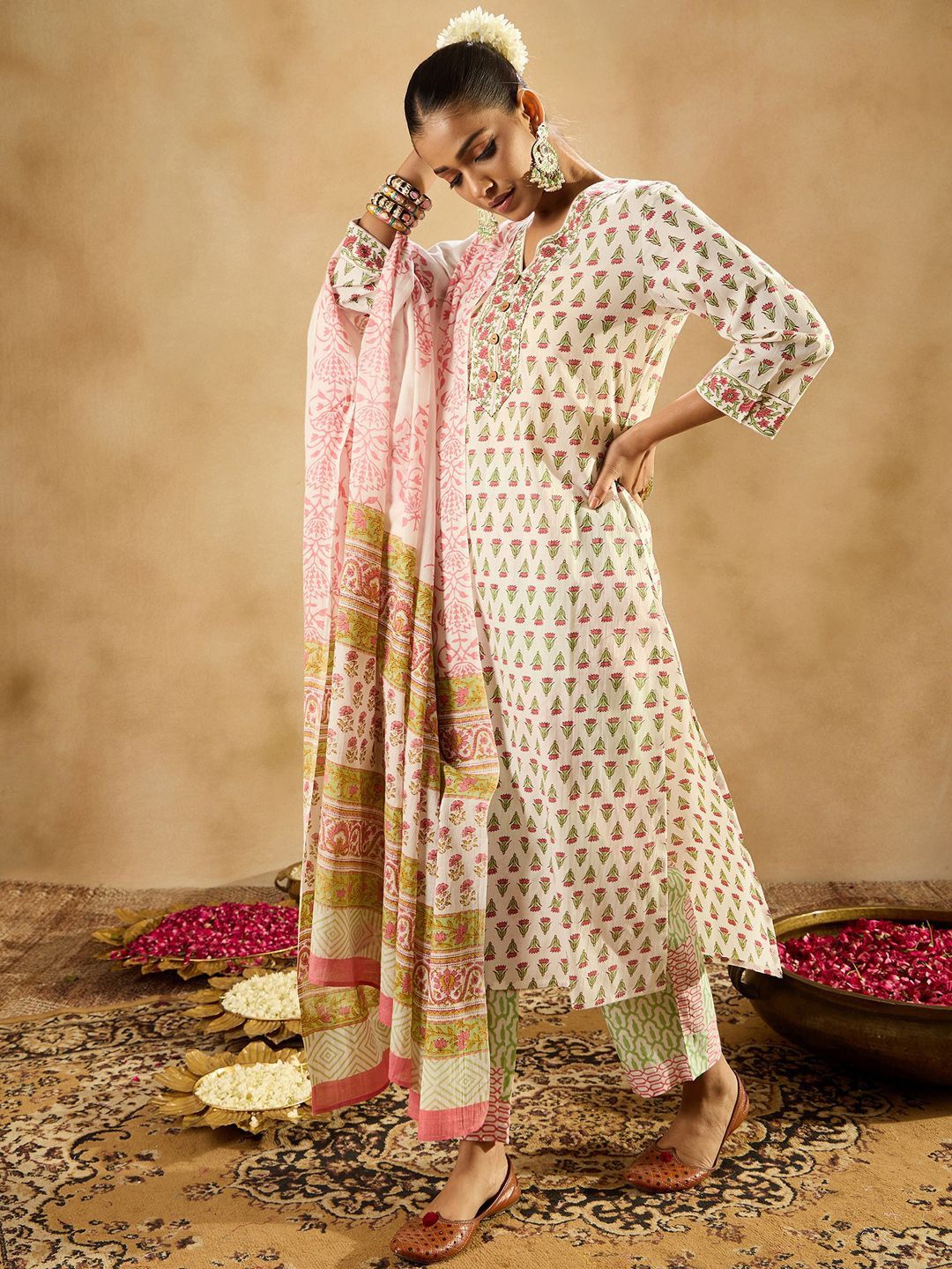 Floral Printed Straight Pure Cotton Kurta with Trousers & Dupatta