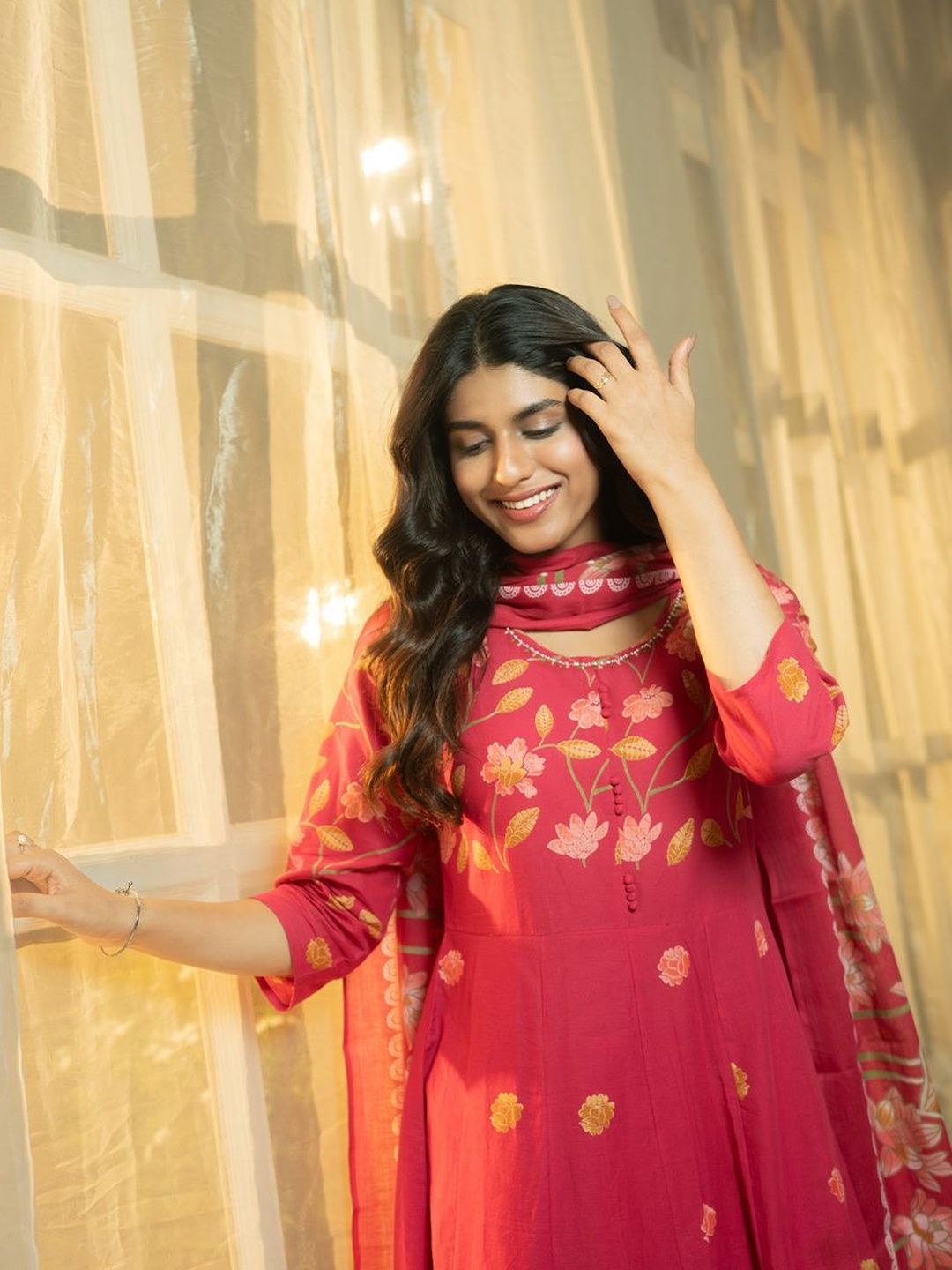 Women Floral Printed Regular Beads and Stones Pure Cotton Kurta with Trousers & With Dupatta