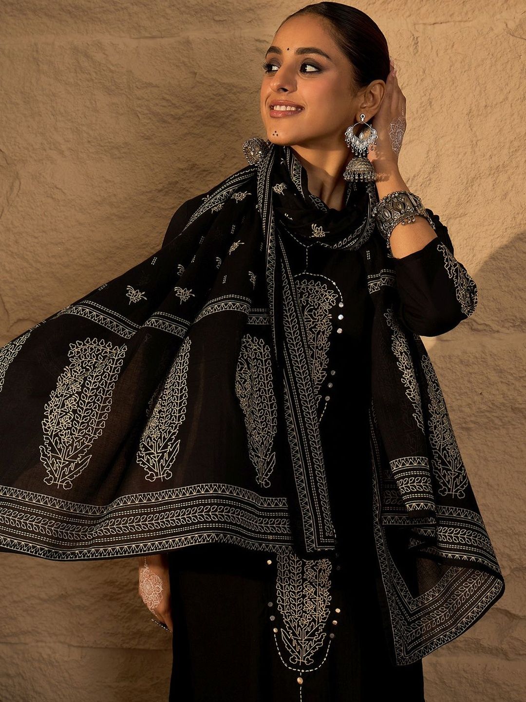 Women Ethnic Motifs Embroidered Regular Thread Work Pure Cotton Kurta with Trousers & With Dupatta