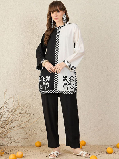 Women Checked Embroidered Kurta with Trousers
