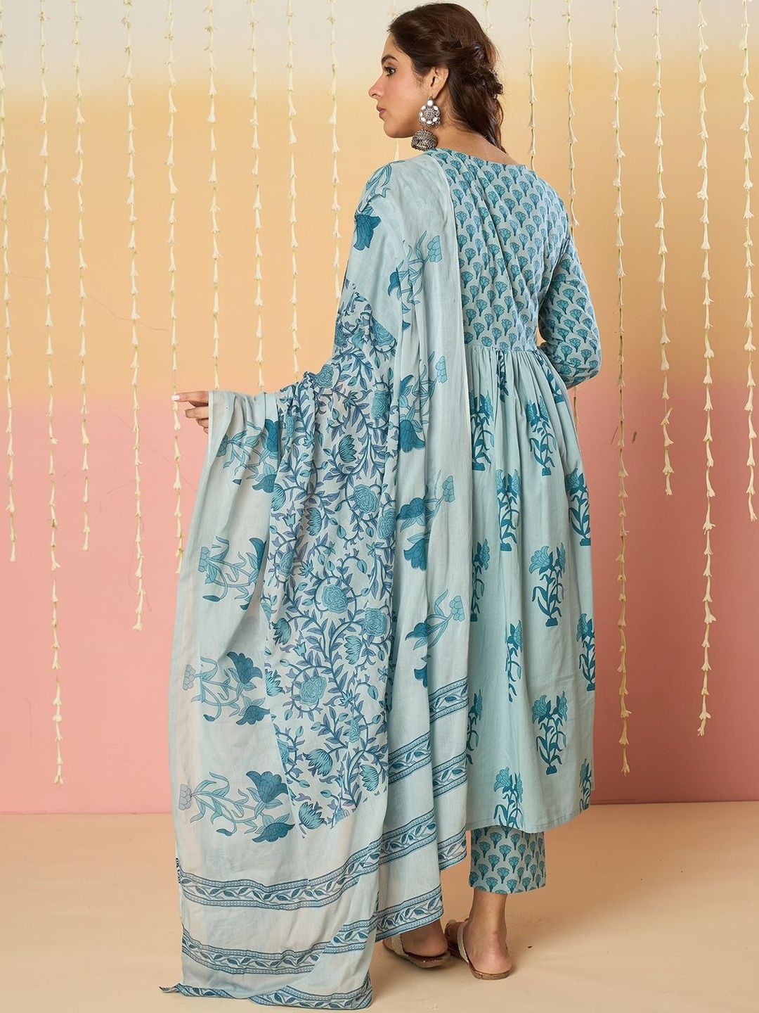 Women Floral Printed Empire Thread Work Pure Cotton Kurta with Trousers & With Dupatta
