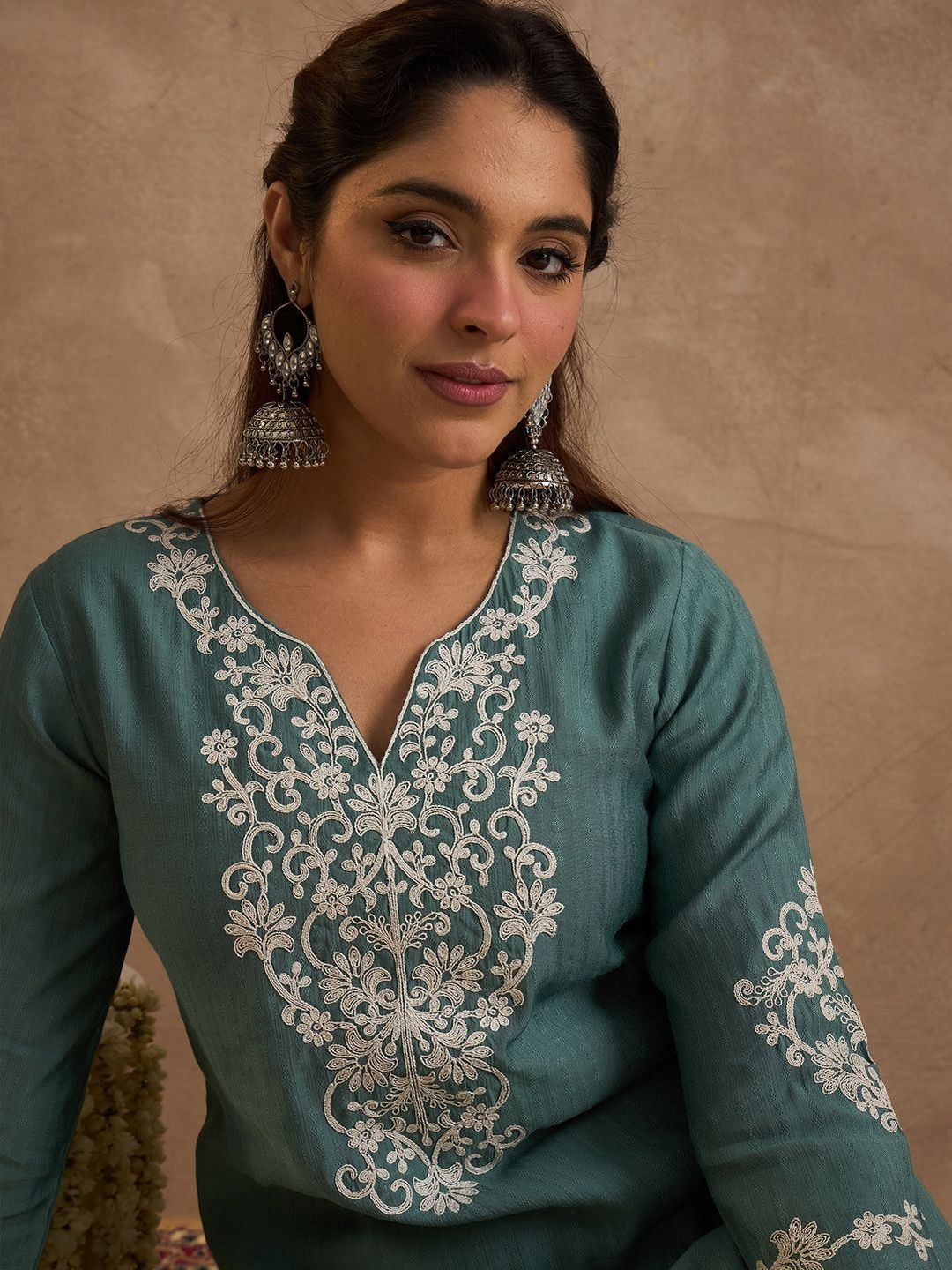 Floral Embroidered Straight Thread Work Kurta With Trouser